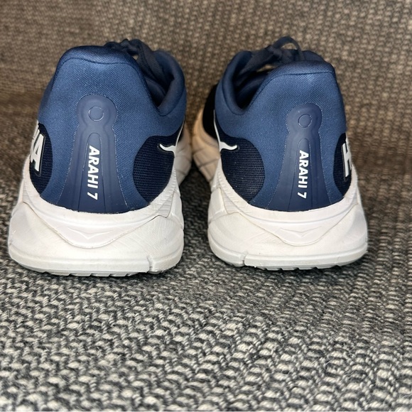 Hoka Arahi 7 Navy Blue and White Lightweight Running Shoes - Picture 6 of 9
